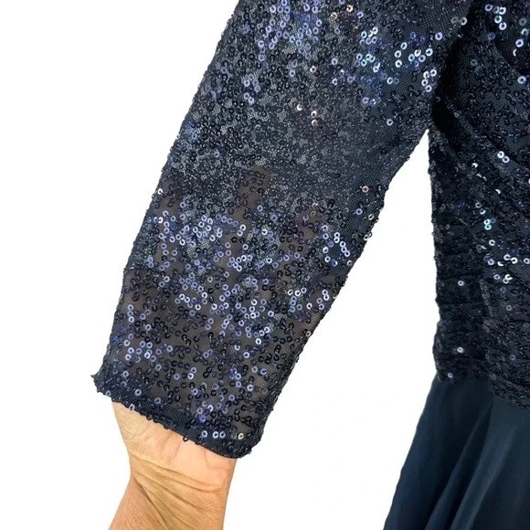 NWT La Femme Chiffon &‎ Sequin A-Line Gown In Navy Blue Size 10 $388 MOB MOG - Picture 7 of 10